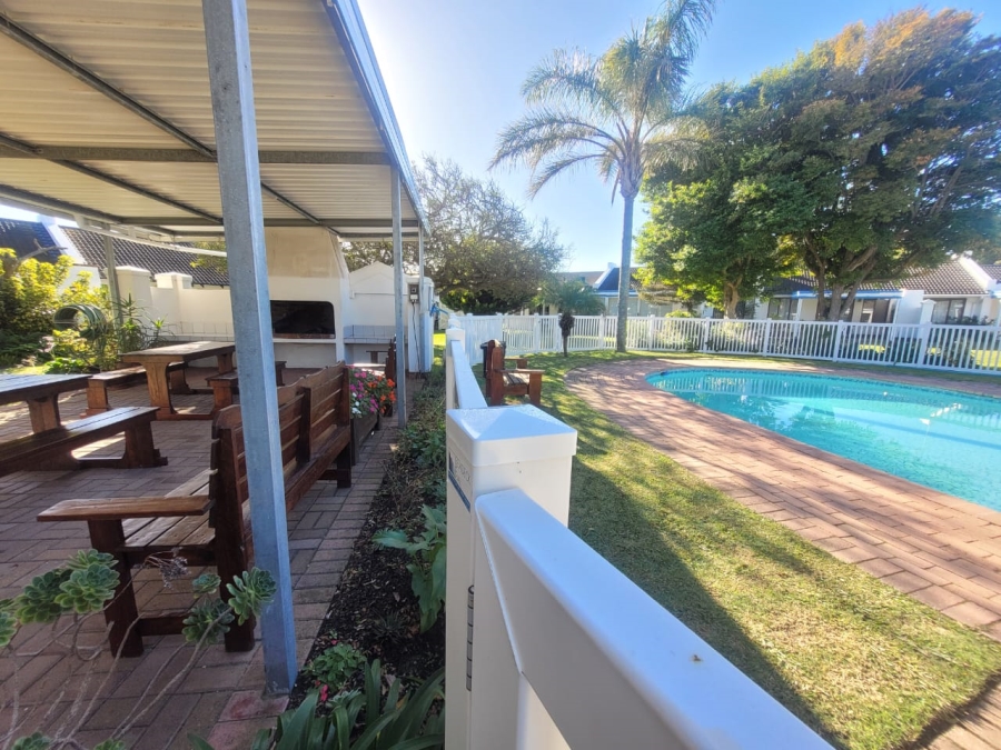 3 Bedroom Property for Sale in Paradise Beach Eastern Cape